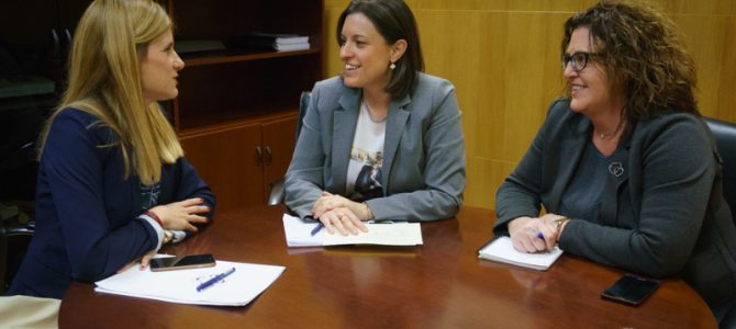 Parkinson Bahía de Cádiz y Ayuntamiento últiman el programa del Día Mundial del Parkinson Parkinson Bahía de Cádiz y Ayuntamiento últiman el programa del Día Mundial del Parkinson
