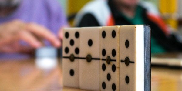 Juegos de mesa como terapias en Párkinson Juegos de mesa como terapias en Párkinson