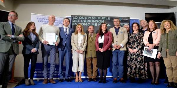 Párkinson Bahía de Cádiz conmemora su día bajo el lema ‘Lo que más me duele del Párkinson es cómo me miras’ Párkinson Bahía de Cádiz conmemora su día bajo el lema ‘Lo que más me duele del Párkinson es cómo me miras’
